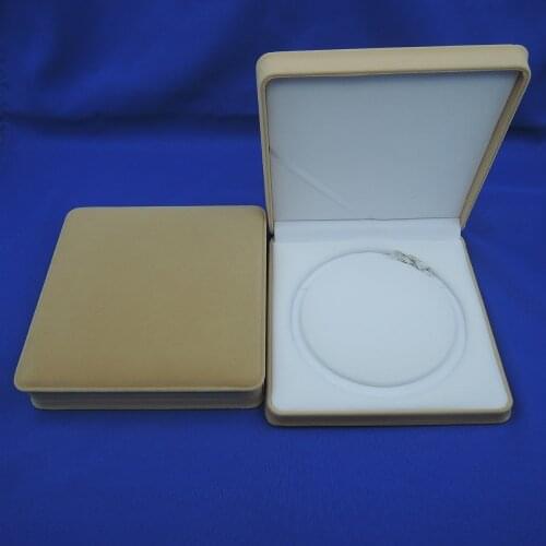 High Quality Beige,red,blue Color Square Velvet Box For Pearl Necklace & Necklace Jewelry Gift Boxes Packaging