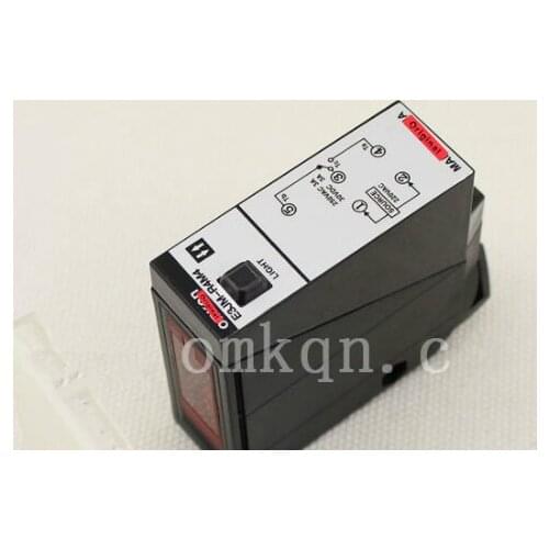 E3JM-R4M4 Photoelectric Sensor New