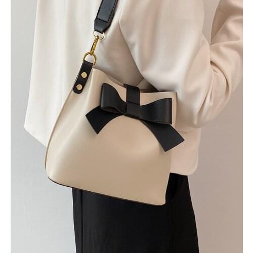Small Leather Bucket Shoulder Bags for Women Bow-knot Designer Tote Messenger Bag Trending Simple Ladies Handbags Crossbody Bags