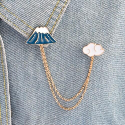 1PCS Fine Fashion set chain style brooch volcanic eruptions mount Fuji and cloud brooches jeans jacket pins for men and women
