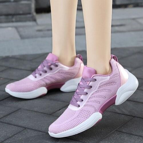 2020 Women Sneakers Outdoor Walking Lightweight Shoes for Women Slip On Comfortable Fmale Casual Shoes Mother Shoes Size 35-42