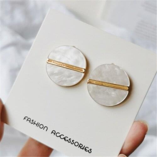 Vintage Button shape acrylic round stud earrings for women minimalist style White stud earrings Jewelry Making