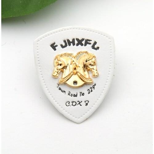 20pcs/lot white PU leather sew on patches with gold metal plates fashion clothing label for jeans/jacket PLB-020