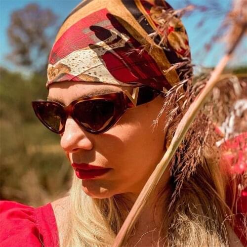 Metal V Letter Luxury Brand Cat Eye Acetate Sunglasses Women 2021 Vintage Small Sun Glasses Shades Retro Eyeglasses Eyewear