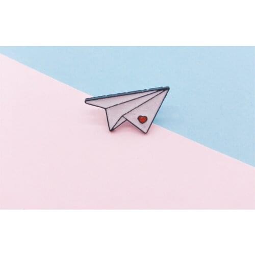 Cartoon Creative Paper Airplane Heart Shape Enamel Brooch Childhood Alloy Badge Denim Clothes Bag Pin Cute Jewelry Gift For Kid