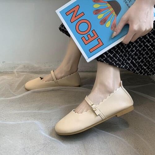 Simple and gentle cute ladies single shoes shallow mouth buckle solid color college style summer new fashion casual shoes