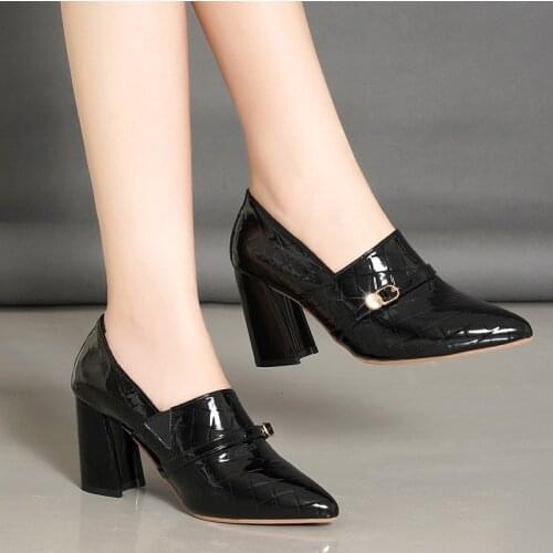 Women Dress Shoes Patent Leather High Heels Pearls Buckle Bare Boots Pointed Toe Pumps Snake embossing Laides Shoes Spring 8990N