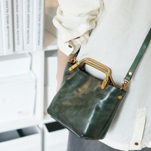 Simple casual designer natural real leather ladies metal handle handbag outdoor daily mini small cowhide shoulder messenger bag