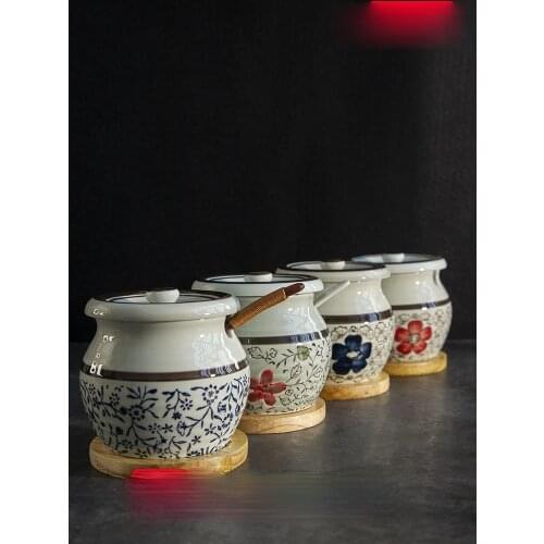 Japanese Style Underglaze Salt Jar Oil Tank Kitchen Seasoning Jar Covered Seasoning Containers Box and Bottle Ceramic Pepper Jar
