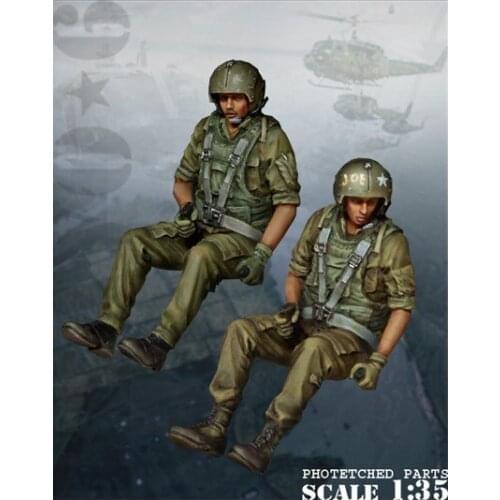 1/35 scale Vietnam War US helicopter driver 2 people miniatures WWII Resin Model Kit figure Free Shipping