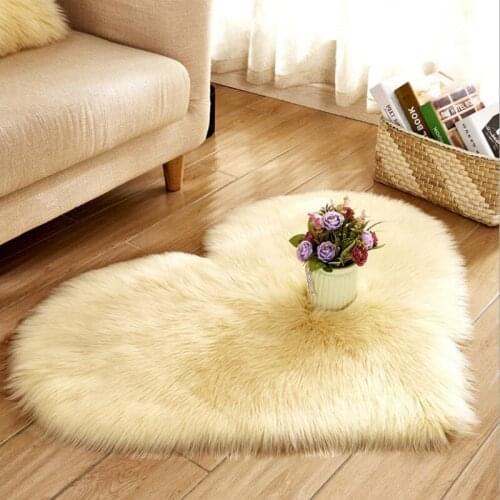 2020 Artificial Wool Mat Love Heart Carpet Sheepskin Long Plush Mat For Living/Bedroom Sofa Chair Shahhy Rug Shop Window Decor