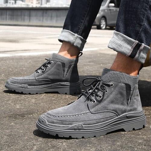 2019 autumn and winter leather Martin boots scalp casual mens shoes motorcycle leather mens boots Chelsea orgasm knight boots