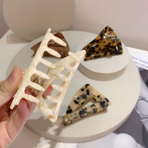 Elegant Vintage Acetate Leopard Triangle Hair Claws For Women Sweet Back Hair Clips Hairpins Headwear Fashion Hair Accessories