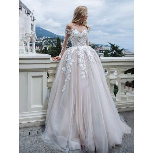 Off The Shoulder Lace Appliqued Bridal Gown Long Sleeves V Back Photography 2021 Custom Made Sheer Tulle Champagne Wedding Dress