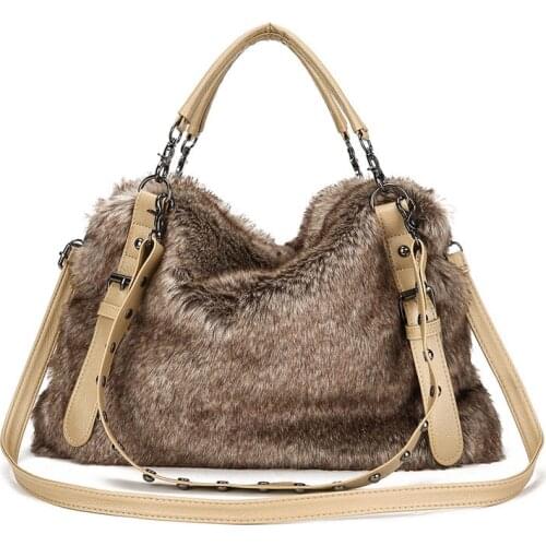 New 2019 Fashion Rivet Faux Fur Shoulder Bag Women Winter Soft Large Capacity Crossbody Bag Punk Style Tote Plush Bag Bolsa