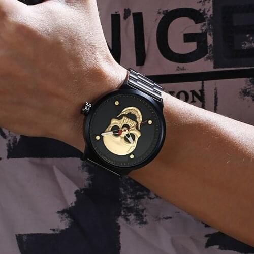 WWOOR Men Fashion Cool Watch Casual Creative Stainless Steel Quartz Watch Top Brand Luxury Gold Skull Wrist Watch Men Gift Clock