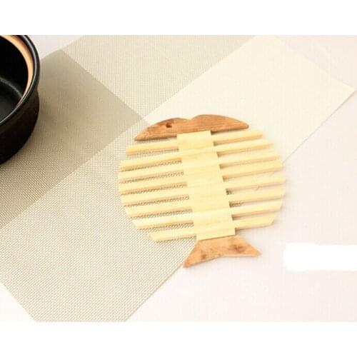 1PC Creative Fish Shape Carbonized Wood Cup Coaster Bowl/Pot Holder Wooden Heat Insulated Pad OK 0111