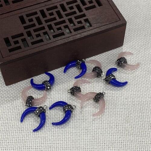 Natural Stone Resin Pendant Moon Shape Pink Blue DIY Handmade Jewelry Necklace Pendant Accessories Wholesale Gift 5pcs/bag
