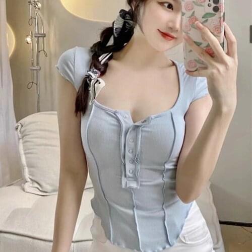 TVVOVVIN Women Scoop Neck Button Front Fitted Top With Seam Detail Cap Sleeve Curve Hem Fitted T-shirt Tees Tops 7IS8