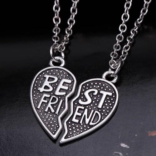 A Girl' Best Friend Pendants Necklaces Share With Your Friends 2PCS Creative Style Friendship Broken Heart Parts Necklace