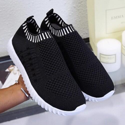 Big Size Summer Slip-on Womens Sports Shoes Jogging Femme Sport Shoes Running Black Woman Sneakers Socks Knitting Baskets D-892