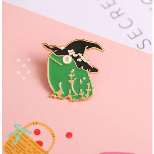 Halloween Cartoon Animal Witch Frog Enamel Pins Wizard Hat Frog Brooch Pin Jacket Coat Cap Backpack Pin Buckle Shirt Brooch 1PC