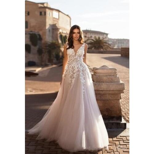 2020 Boho Wedding Dresses V-Neck Sexy Backless Lace Appliques Beach Dress Floor Length Bohemian Plus Size Bridal Gowns