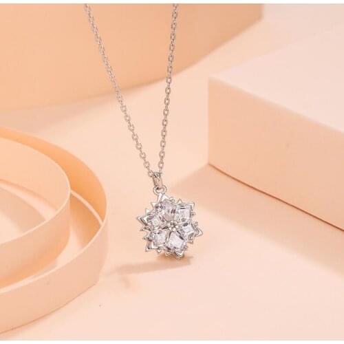 Flash Cubic Zirconia Snowflake Pendant Necklace Fashion Clavicle Chain Rose Gold Silver Color Necklace For Women