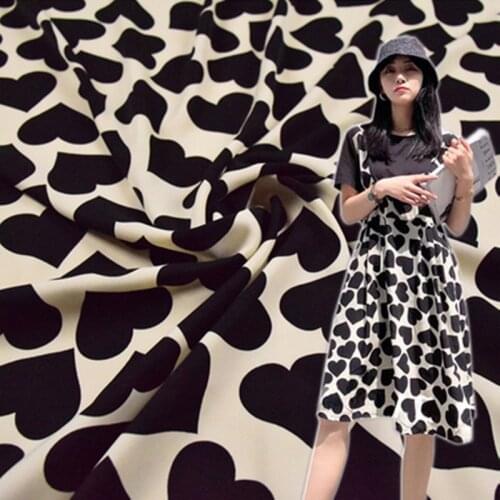 Half Meter Beige Bottom With Big Peach Heart Print Chiffon Fabric For Dress Gallus Ladys Garment Sewing Material T1406