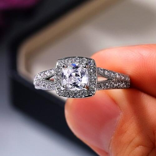 Huitan New Design Women Engagement Rings Brilliant AAA Cubic Zirconia Simple Elegant Female Accessories Best Gift Trendy Jewelry