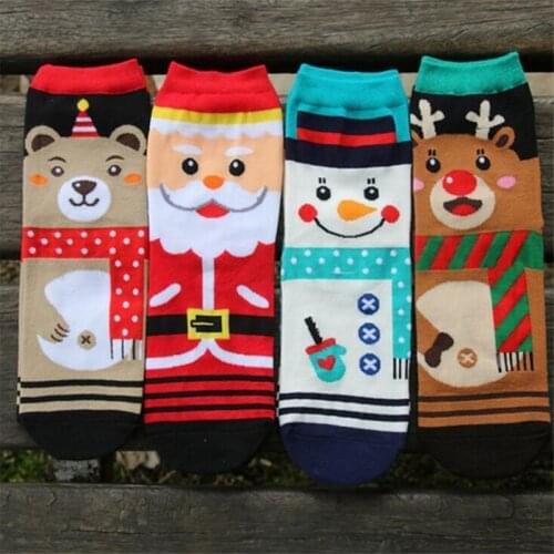 1lot/4pair Christmas elk Santa Claus Medium tube socks Autumn Winter Cotton Socks Men Women Xmas Gifts