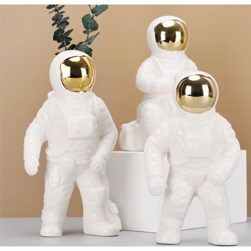 Astronaut Craft Decoration Ceramic Astronaut Sculpture Modern European Living Room Decor Desktop Decorations