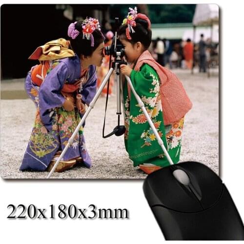Cute Japanese kimono girls taking pictures printed Heavy weaving anti-slip rubber pad office mouse pad Coaster Party favor gifts