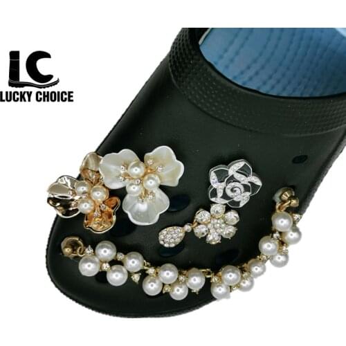 1PC Metal Croc Charms Designer Perfume for JIBZ Croc Jeans Accessories Clog Lipstick Shoe CharmsDecoration Charm for Croc Shoes