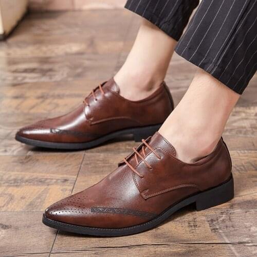 Luxury Designer Pointed Lace Up Brogue Shoes Mens Casual Oxford Loafers Business Formal Dress Footwear Zapatos Hombre Vestir
