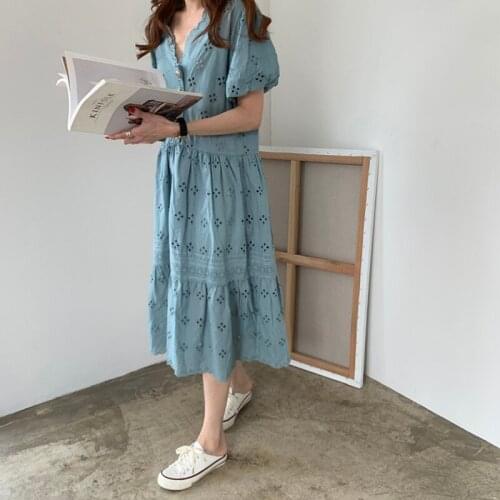 Vintage v-neck embroidered hollowed-out loose bubble sleeve Dress High-end Custom Fashion runway Lace party Dress