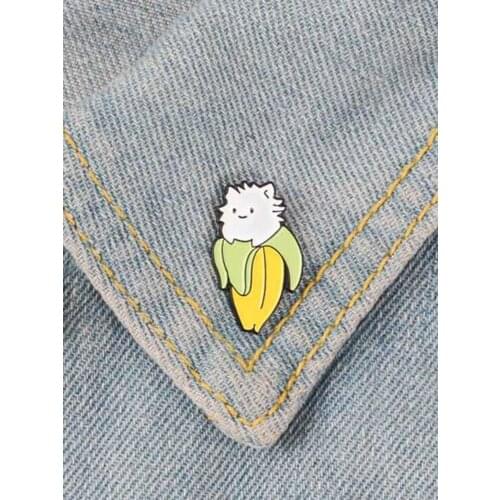 Lovely Kawaii Banana Cat Story Meowth Super White Hairy Cat Hard Enamel Cartoon Animal Brooches Lapel Pins