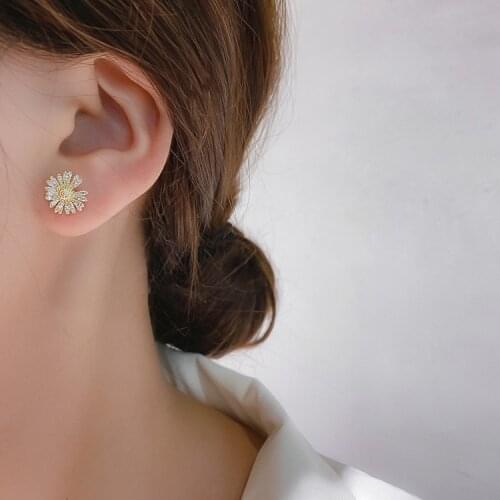 New Jewelry Fashion Daisy Crystal Simple Flower Earrings Earrings For Women Kolczyki Aretes De Mujer