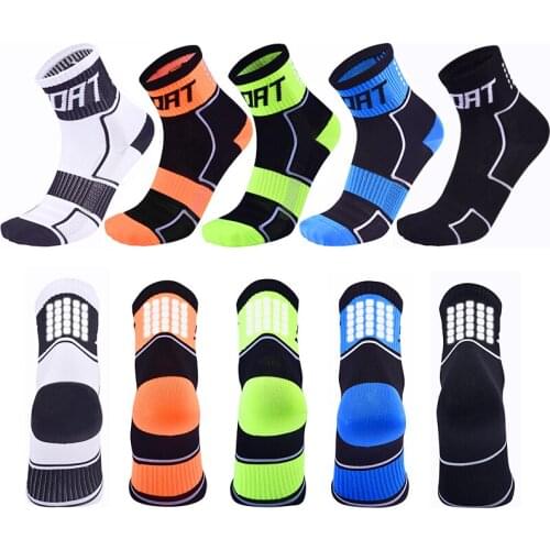 2021 New Women Night Reflective Cycling Socks For Bicycle Wicking Men Non-slip Breathable Basketball Running Outdoor Sport Socks