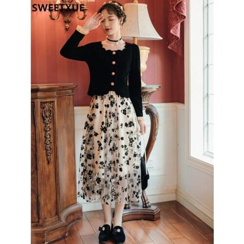 SWEETXUE 2021 Autumn New Retro Fashion Wlegant 2-Piece Set Velvet Square Neck Blouse + Printed Mesh Skirt Chic Suit Women