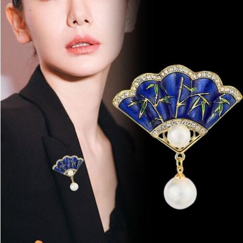 Vintage Brooches For Women Charm Imitation Pearls Scarf Suit Broche Broach Pins Jewelry Best Gift