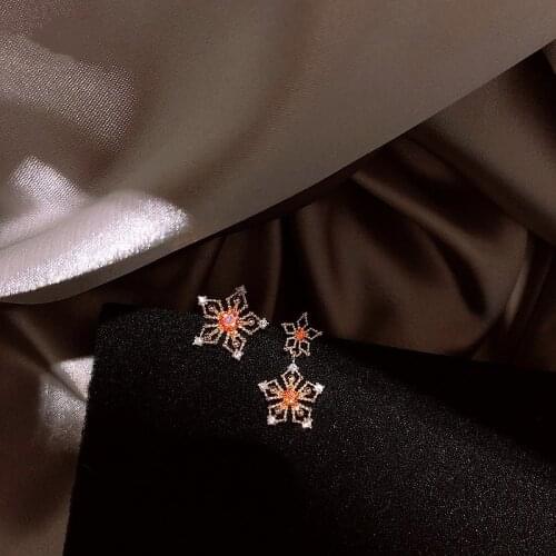 Dominated New asymmetric fine crystal Women Drop earrings fashion selling Korean Hollow metal Star design earrings Jewelry 2020