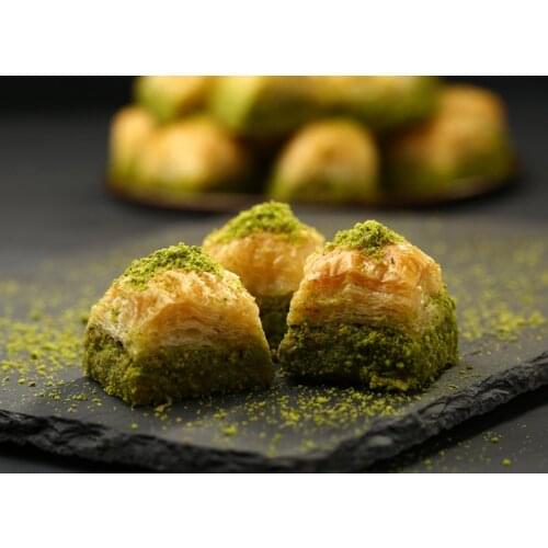 WITH A WONDERFUL TASTE AND AMAZING AROMA, Dried Baklava with Pistachio and Pistachio 1000 GRAM FREE SHIPPING