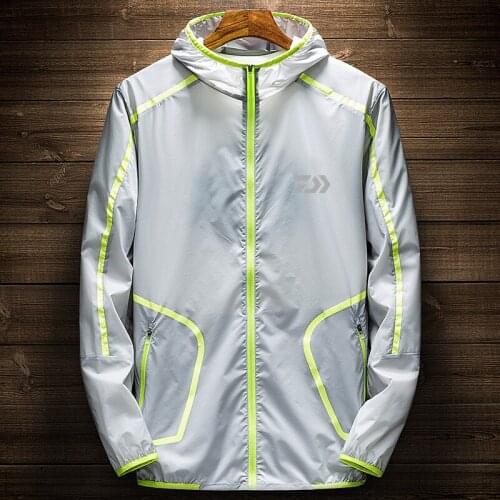 2020 DAIWA Fishing Sunscreen Clothing New Mens Outdoor Sports Fishing Windproof and Breathable Sunscreen Clothing