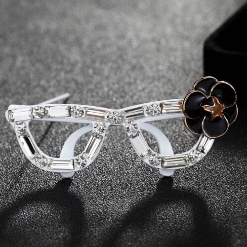 Fashion women Rhinestone glasses Cartoon Pin Brooch Brand Girls Gifts Enamel Flower Kids Brooches Enamel Hijab Scarf Pins Up