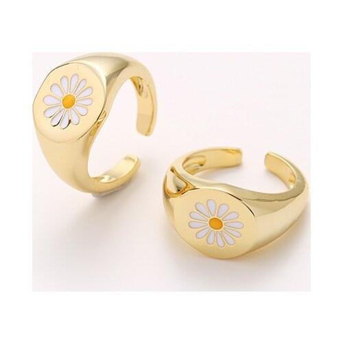 Ring hip-hop style exquisite pattern personality embossed scorpion shape ring epoxy black finger ring hand jewelry