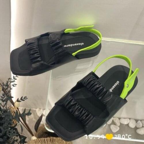 European Station Womens Shoes 2021 Summer New Fashion Open Toe Color Matching Buckle Flat Sandals Womens Shoes Brand Design