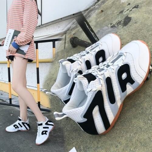 Female New Korean Version of the Wild Leisure Sports White Shoes Fashion Shoes