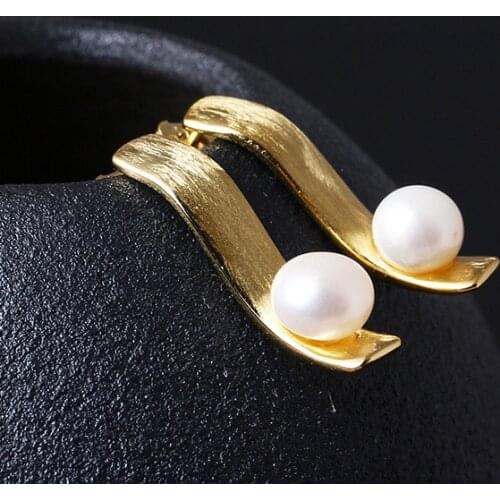 On The New Design Fashion Earrings S925 Pure Silver Temperament High-end Natural Freshwater Pearl Earrings Wholesale