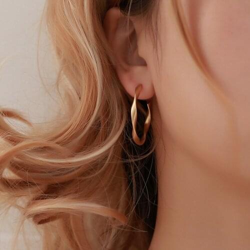 2020 the new brand design opening C-series earrings generous minimalist temperament wild Korean earrings for women